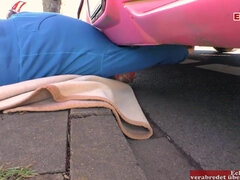 Amateur, Gros seins, Plantureuse, Voiture, Allemand, Grandpère, Seins naturels, Branlette espagnole
