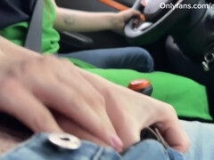 Sucer une bite, Voiture, Éjaculer dans la bouche, Tir de sperme, Queue, Lunettes, Pov, Avaler