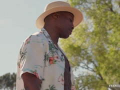 Chica, Culo grande, Mamada, Polla, Tetas naturales, Al aire libre, Público, Coño