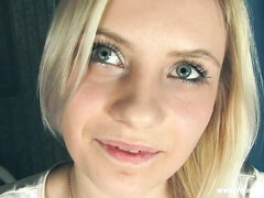 Arsch, Blondine, Blasen, Hundestellung, Natürlichen titten, Rasiert, Jungendliche (18+), Titten