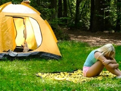Blondine, Spermaladung, Hundestellung, Hd, Im freien, Zierlich, Rasiert, Titten
