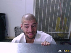 Grosse titten, Braunhaarige, Küche, Masturbation, Milf, Höschen, Solo, Strümpfe