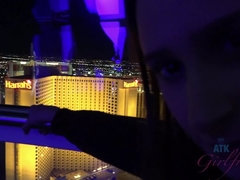 Salle de bains, Gros seins, Bottes, Jeans, Pov, Chatte, Rasée, Chaussettes
