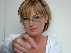 Grosser arsch, Grosse titten, Blondine, Blasen, Hundestellung, Milf, Rasiert, Kurzes haar