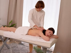 Amateur, Grosse bite, Sucer une bite, Queue, En levrette, Énorme, Seins naturels, Adolescente