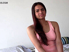 Sucer une bite, Fille latino, Public, Espagnole