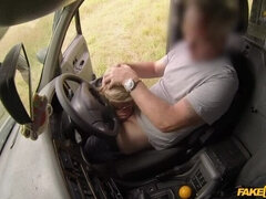 Auto, Stel, Hondjeshouding, Sperma in gezicht, Vingeren, Handbeurt, Likken, Kut duiken