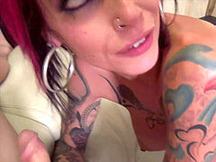 Corridas, Emo, Puta, Tatuaje, Trio, Tetas