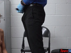 18 jaar, Grote lul, Blond, Brillen, Realiteit, Mager, Tiener, Uniformpje