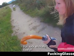 Schönheit, Blondine, Blasen, Vollbusig, Kehlenfick, Brille, Milf, Muschi