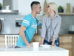 Pizza and sex help a young couple spend good time in the kitchen