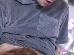 Leie, Kehlenfick, Aufs gesicht abspritzen, Behaart, Hd, Schwestern, Jungendliche (18+), Flotter dreier