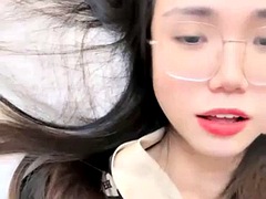 China live broadcast looks pure, well-behaved and cute girl! Strongly request to show off