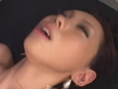 Asiático, Lamer culo, Bikini, Condón, Corridas, Penetracion con dedos, Madres para coger, Chupando