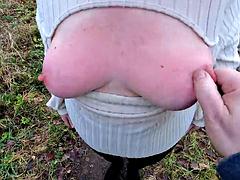 Hd, Humiliation, Nue  à poil, Mamelons, Public, Rugueux, Fessée, Nénés