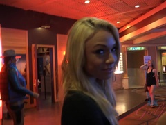 Bad, Fingern, Freundin, Absätze, Masturbation, Pov, Muschi, Rasiert