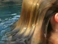 Leie, Grosser arsch, Grosse titten, Blondine, Blasen, Kehlenfick, Schwanz, Unter wasser