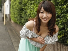 Sucer une bite, Brunette brune, Éjaculation interne, Japonaise, Seins naturels, Rasée, Adolescente, Nénés