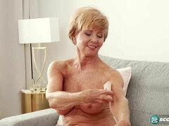 素人, デカ尻, ブロンド, 指いじり, 熟年, 淫乱熟女, ショートヘア, ストリッピング