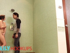 Salle de bains, Grosse bite, Bâillonner