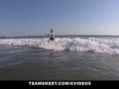 Grosser arsch, Hundestellung, Hardcore, Hd, Riesig, Im freien, Zierlich, Muschi