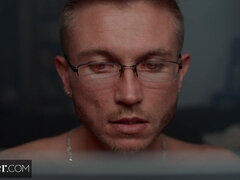 Большие сиськи, Блондинки, Семяизвержение, Глубокая глотка, Секс без цензуры, Межрасовый секс, Наездница, Порка