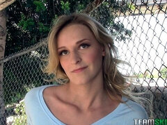 Leie, Blondine, Blasen, Natürlichen titten, Im freien, Zierlich, Rasiert, Dürr