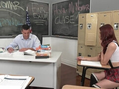 Sucer une bite, Attrapée, En gros plan de très près, Chatte, Jarretelles, Étudiant, Professeur, Uniforme