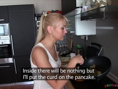 カップル, 指いじり, 食べ物, 彼女, キッチン, レズビアン, なめる, オマンコ