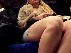 Puta, Bajo la falda, Voyeur