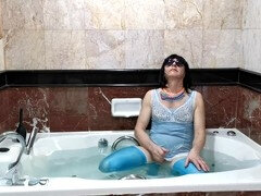 Anal, Corridas, Hotel, Lencería, Masturbación, Nylon, Transexual, Juguetes