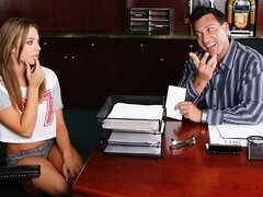 Niñera, Culo grande, Verga grande, Mamada, Estilo perrito, Tetas naturales, Adolescente, Tetas