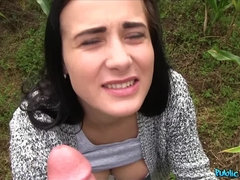 Amateur, Sucer une bite, Voiture, Tromperie, Couple, Doigter, Public, Chatte
