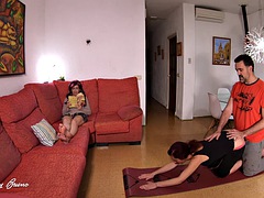 Enthousiasteling, Lieveling, Blond, Sperma shot, Hardcore, Rijpe lesbienne, Lerarin, Tieten likken
