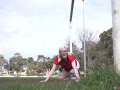 Axilas, Rubia, Peludo, Orgasmo, Al aire libre, Orinar, Público