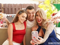 Chambre à dormir, Gros cul, Grosse bite, Sucer une bite, Brunette brune, Petite femme, Maigrichonne, Adolescente