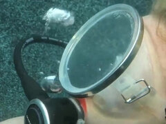 デカチン, デカパイ, 茶髪の, 指いじり, 淫乱熟女, オマンコ, 水中, 濡れ