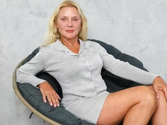 Leie, Grosser arsch, Grosse titten, Blondine, Fingern, Masturbation, Milf, Spielzeuge