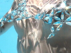 Füsse, Frau, Fetisch, Zierlich, Pool, Jungendliche (18+), Titten, Unter wasser