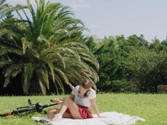 Chica, Morena, Hembra, Penetracion con dedos, Masturbación, Al aire libre, Ruso, Solo