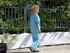 18 jahre, Grosser schwanz, Blasen, Schwanz, Krankenschwester, Zierlich, Titten, Uniform