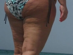 Gorda, Playa, Culo grande, Tetas grandes, Bikini, Casero, Mamá, Voyeur