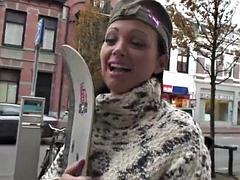 Leie, Tussi, Grosser arsch, Grosse titten, Blasen, Braunhaarige, Niederländisch, Titten