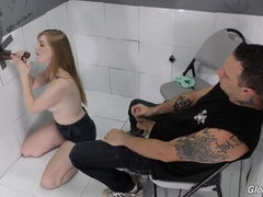 デカパイ, ブロンド, 人形, のぞき穴, 毛深い, ゴックンする