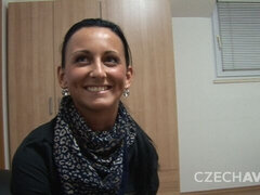 Grosser arsch, Grosse titten, Blasen, Handjob, Selbstgemacht, Jeans, Natürlichen titten, Pov