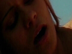 Lieveling, Grote mammen, Pijpbeurt, Vingeren, Naakt, Kut duiken, Tieten likken, Nat