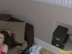 Enthousiasteling, Pijpbeurt, Masturbatie, Kantoor, Kut duiken, Anaal likken