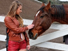 Amateur, Culo, Dormitorio, Verga grande, Estilo perrito, Afeitado, Flaco, Adolescente