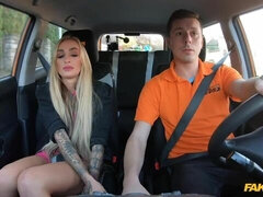 素人, デカパイ, フェラチオ, 車, チン, バック, 淫乱熟女, タトゥー