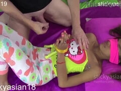 Sucer une bite, Tir de sperme, Doigter, Innocente, Petite femme, Suçant, Adolescente, Thaïlandaise